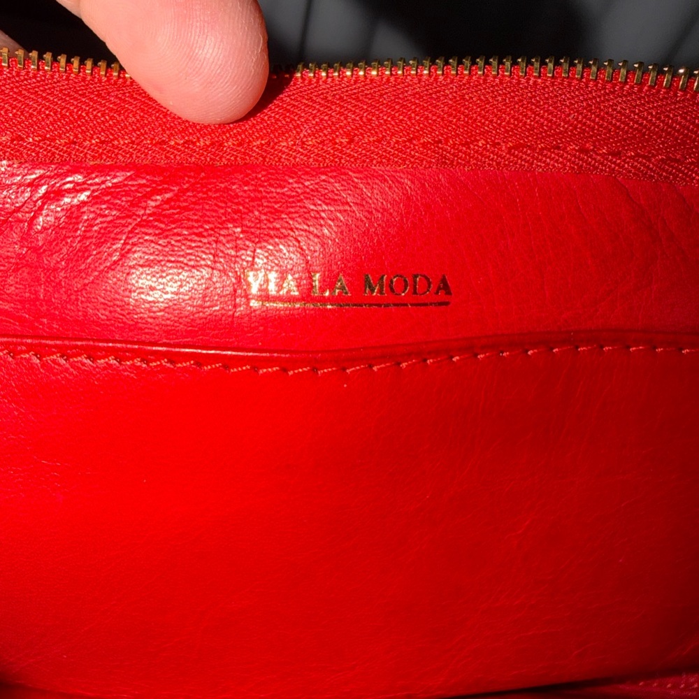 Via La Moda genuine ostrich leather red bag with Gold Hardware - Picture 6 of 12